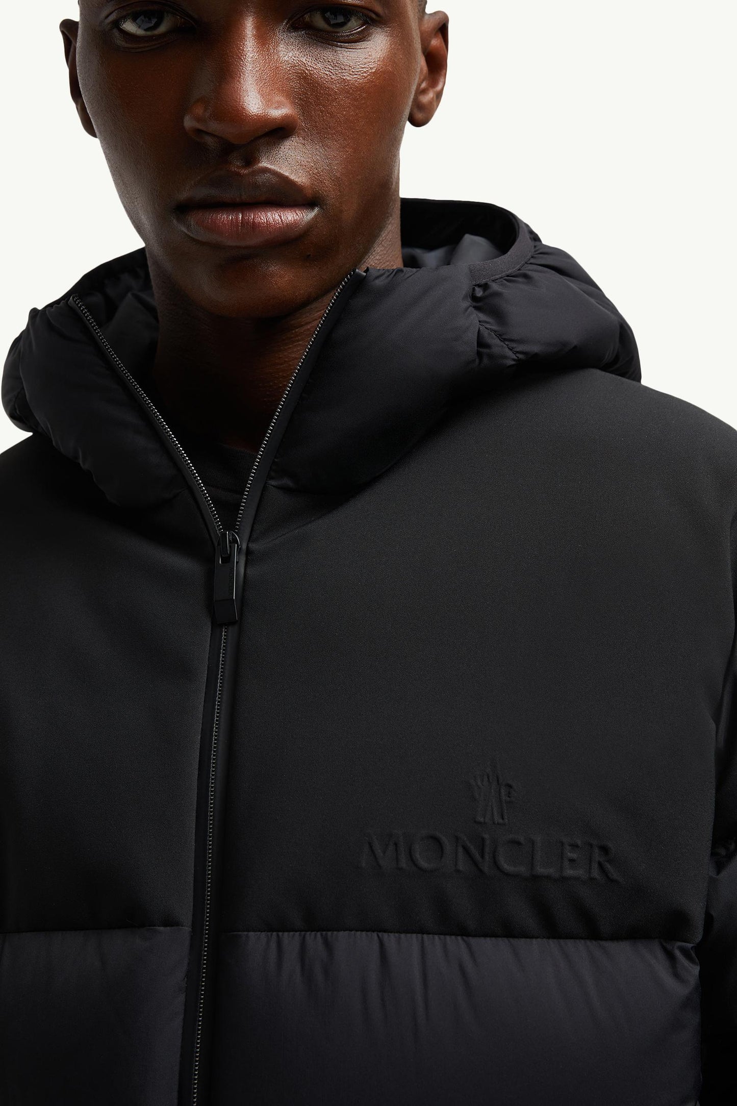 Veumont Hooded Short Down Jacket
