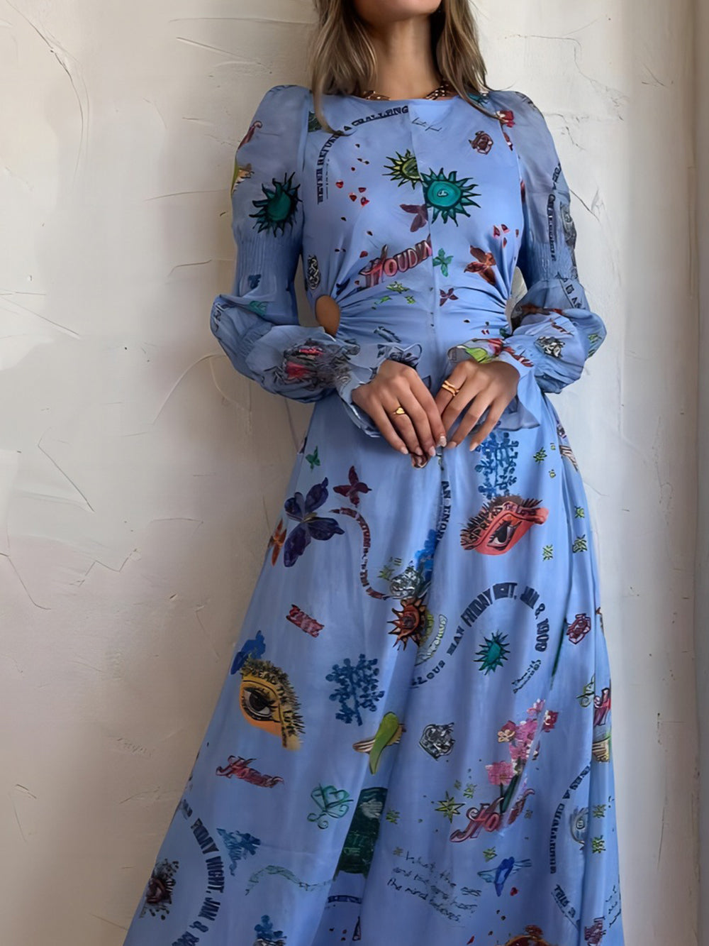 Kurzes Midikleid mit Graffiti-Laternenausschnitt und Ausschnitt