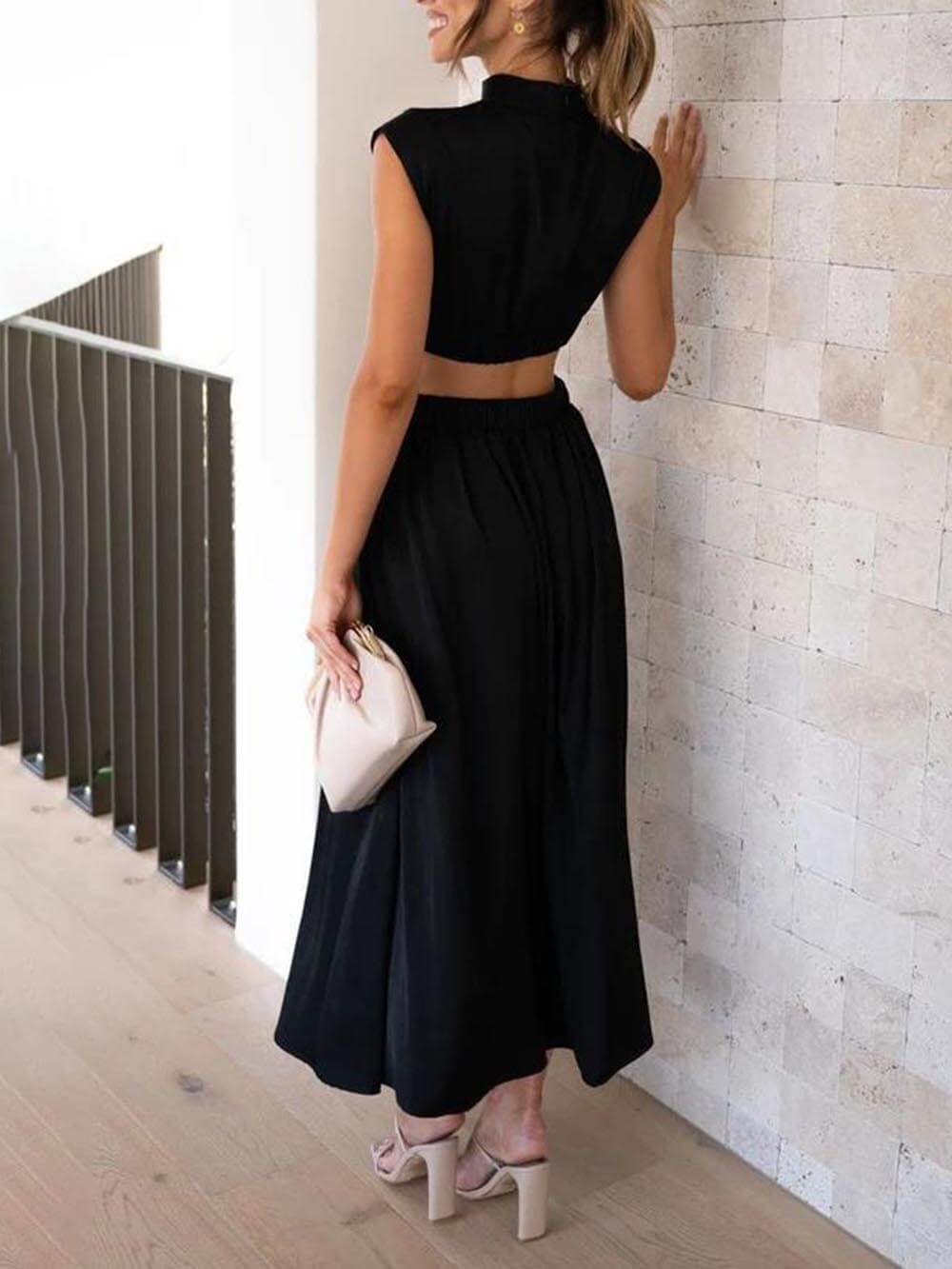 Holiday midi dress with cut-out waist and pockets