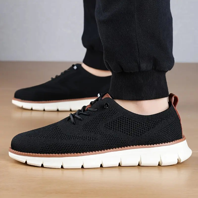 Men's Solid Colour Breathable Walking Shoes