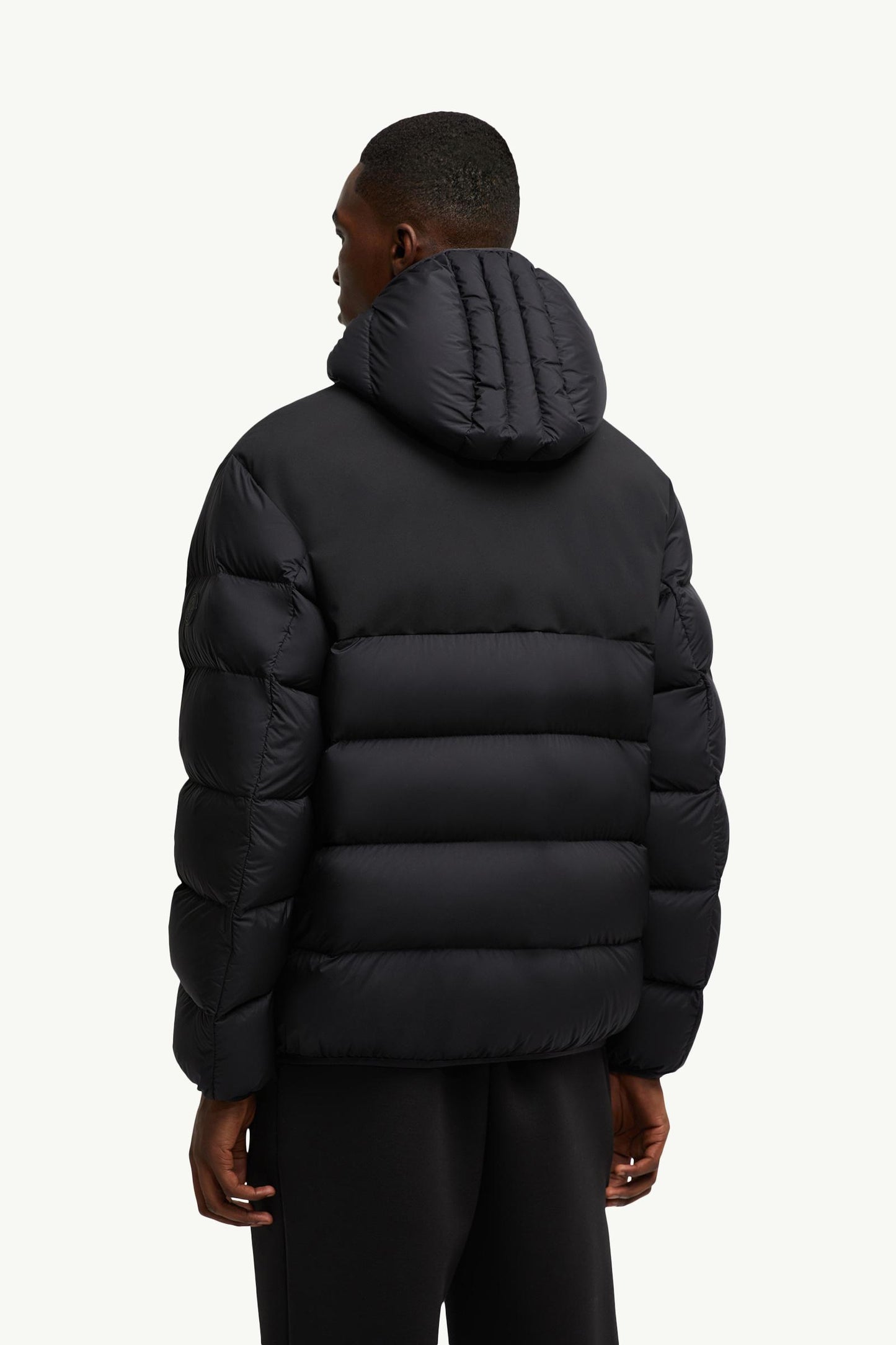 Veumont Hooded Short Down Jacket