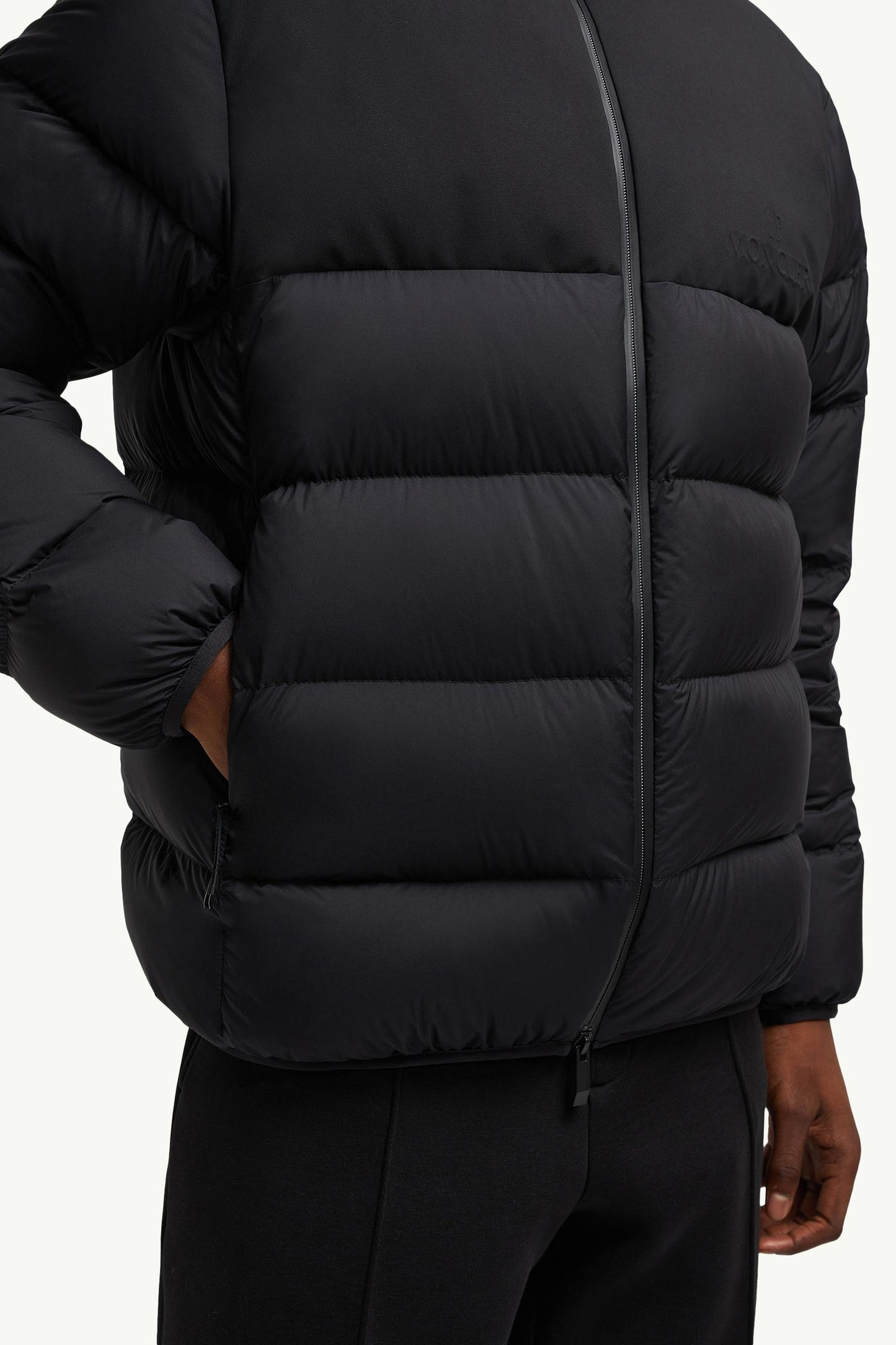 Veumont Hooded Short Down Jacket