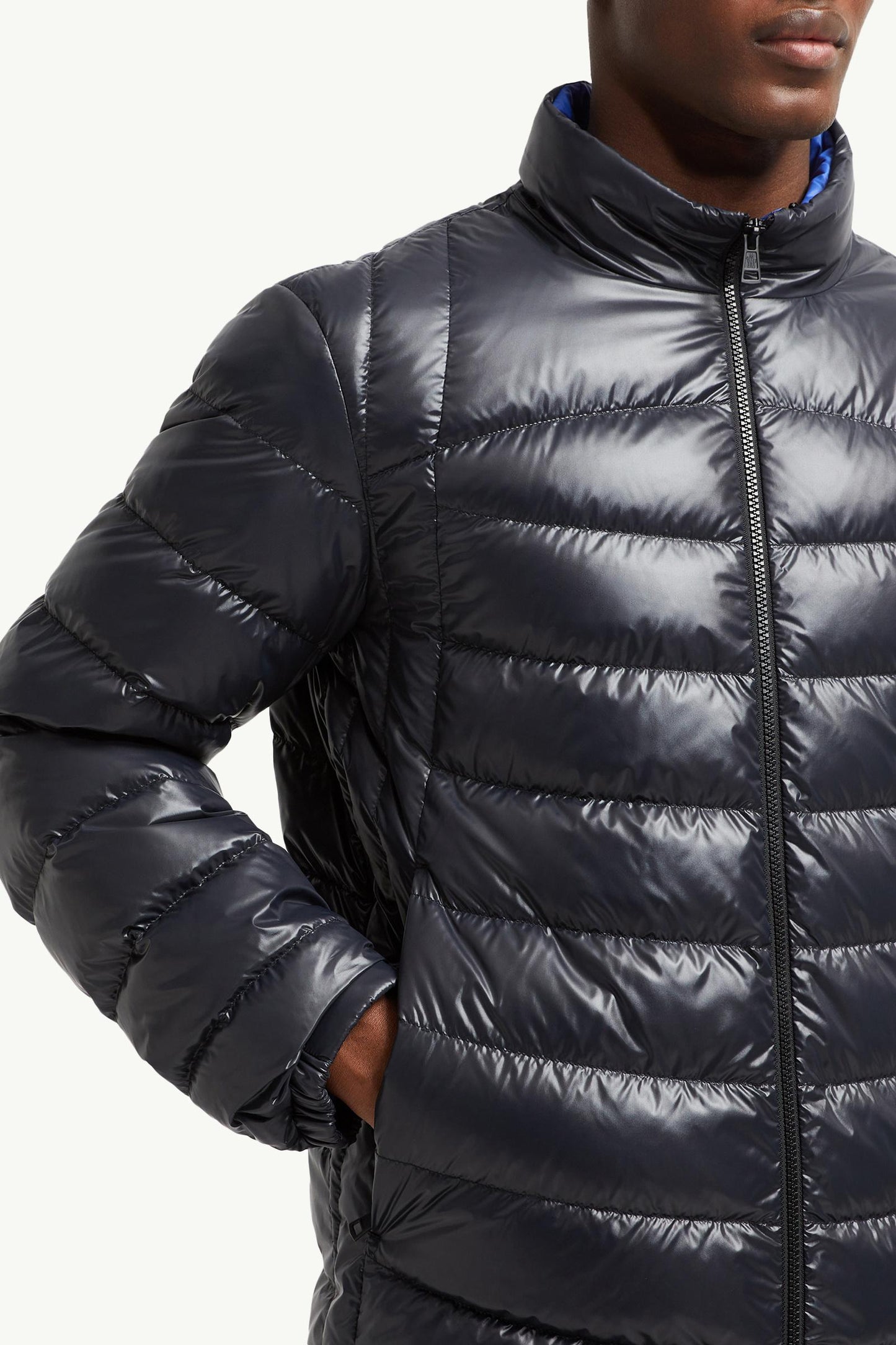 Galeso Hooded Curvy-Quilted Short Down Jacket