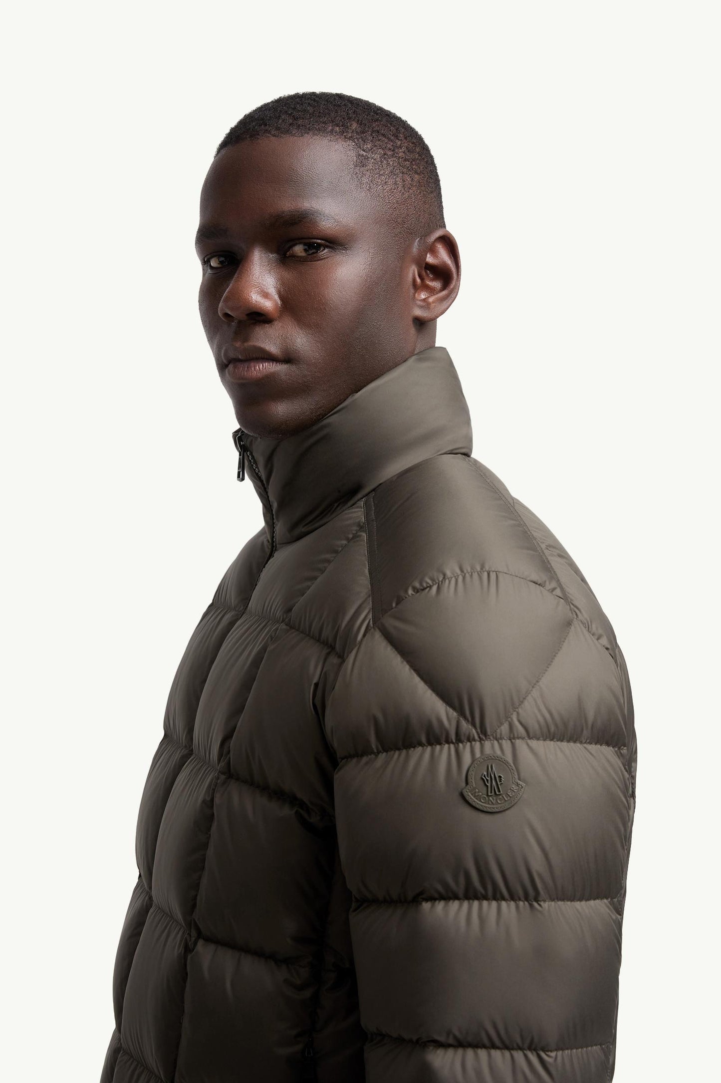 Eglise Square-Quilted Hooded Short Down Jacket