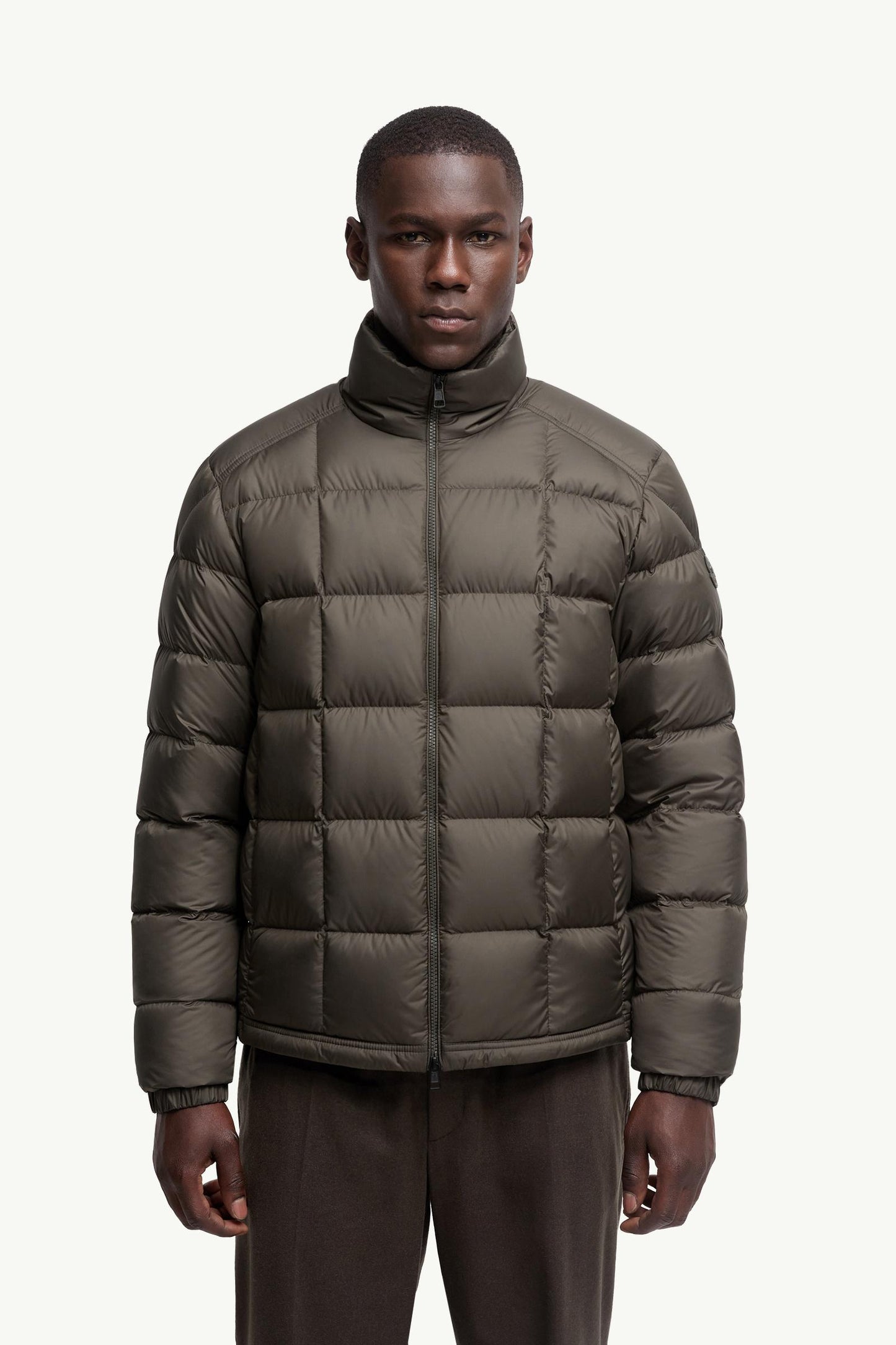 Eglise Square-Quilted Hooded Short Down Jacket