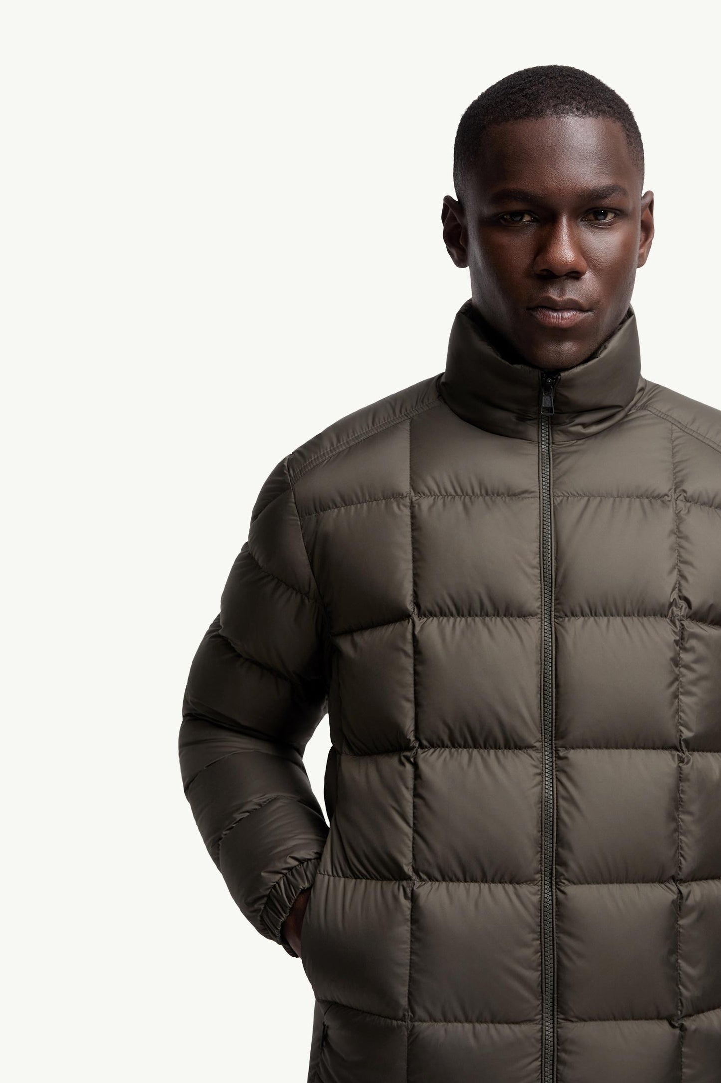 Eglise Square-Quilted Hooded Short Down Jacket