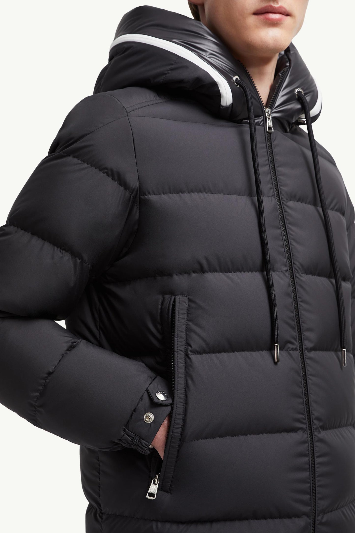Cardere Hooded Short Down Jacket