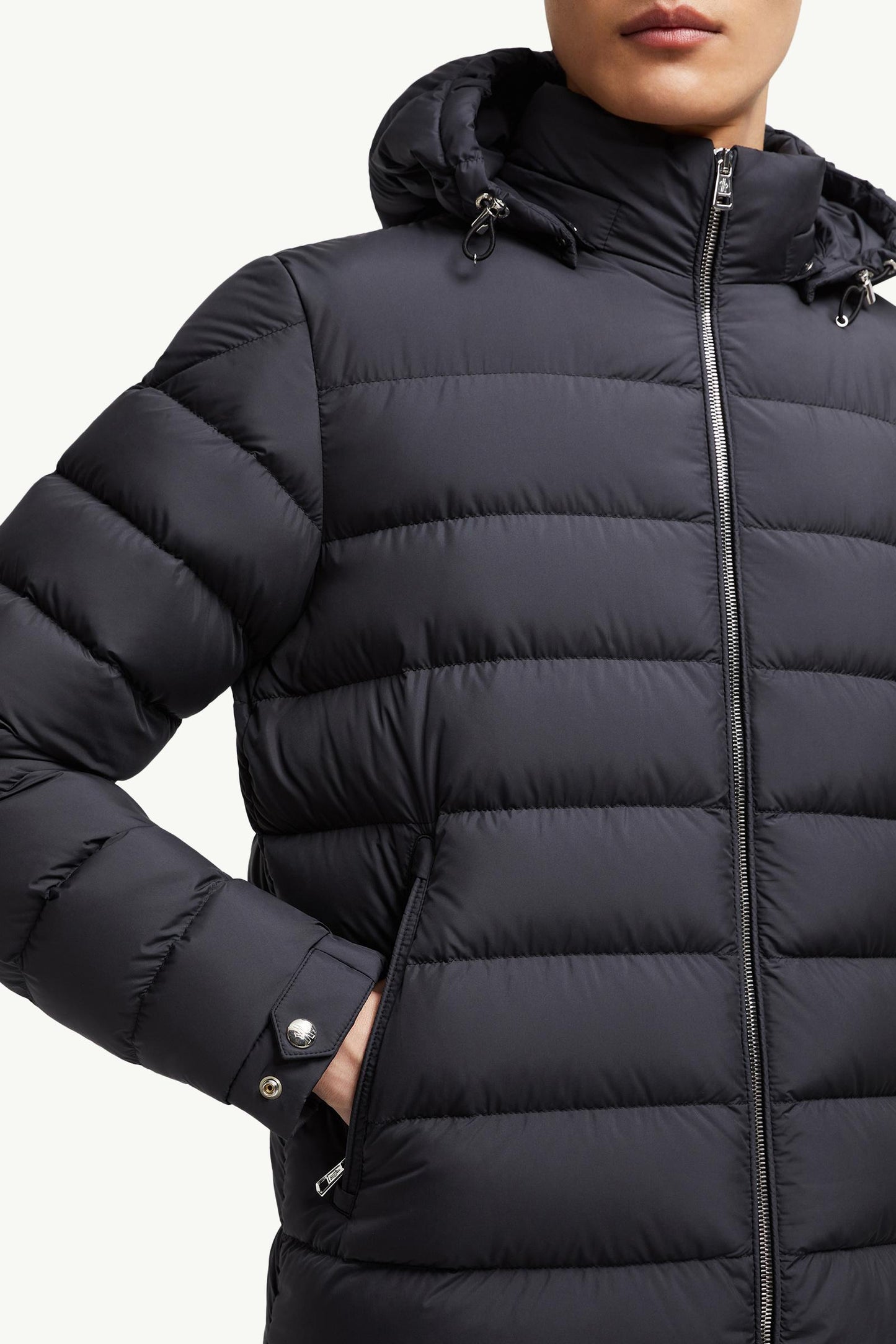 Arneb Hooded Short Down Jacket