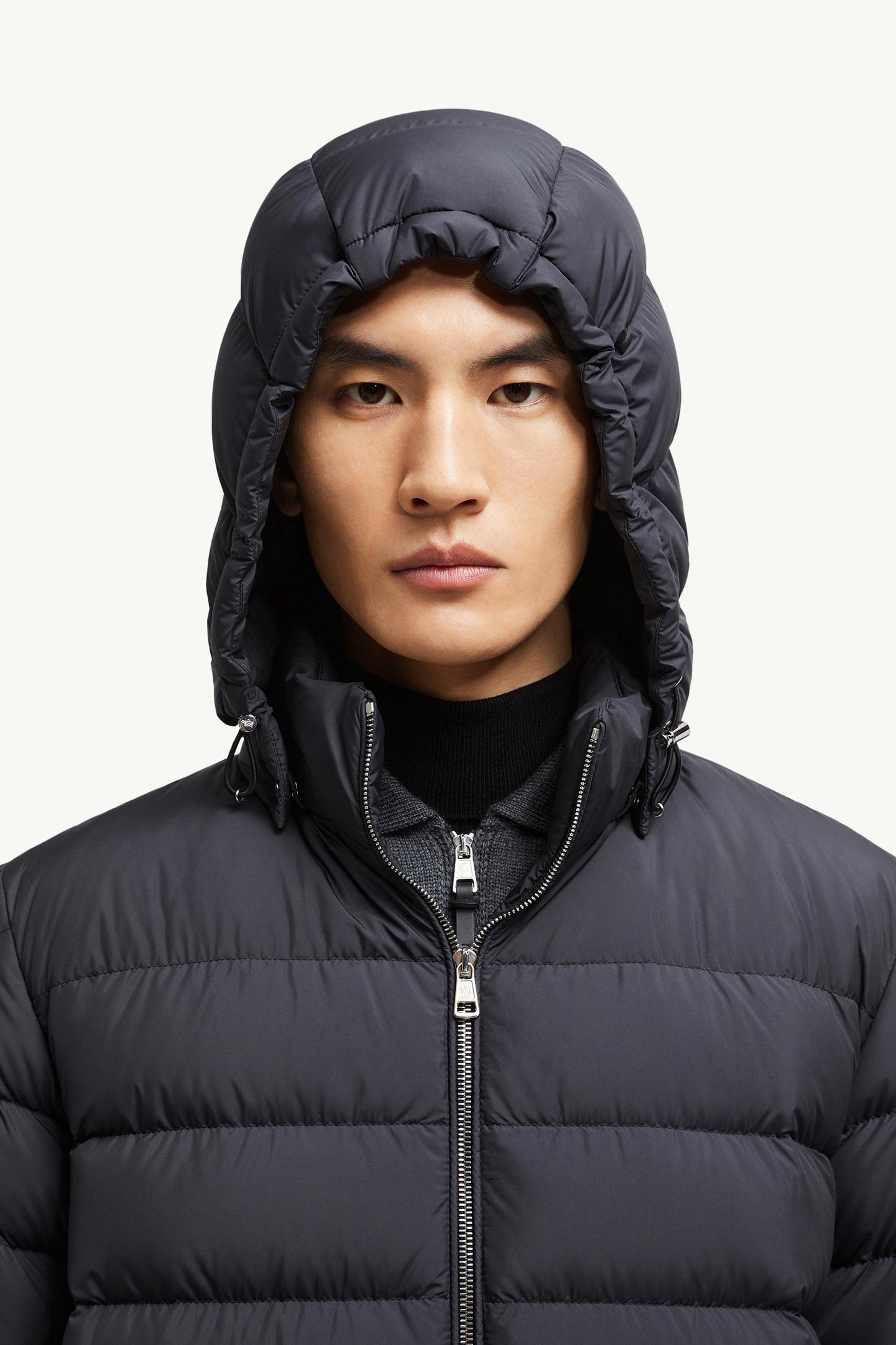 Arneb Hooded Short Down Jacket