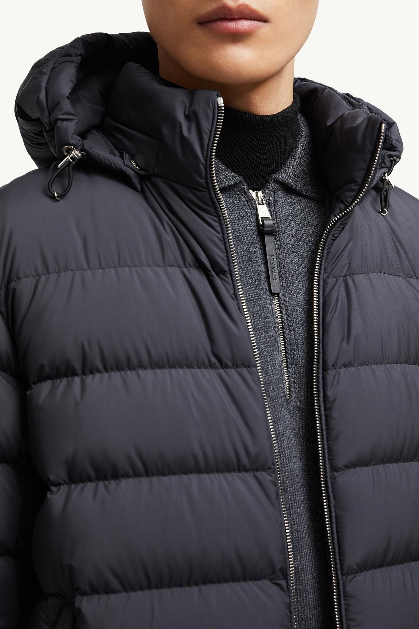 Arneb Hooded Short Down Jacket