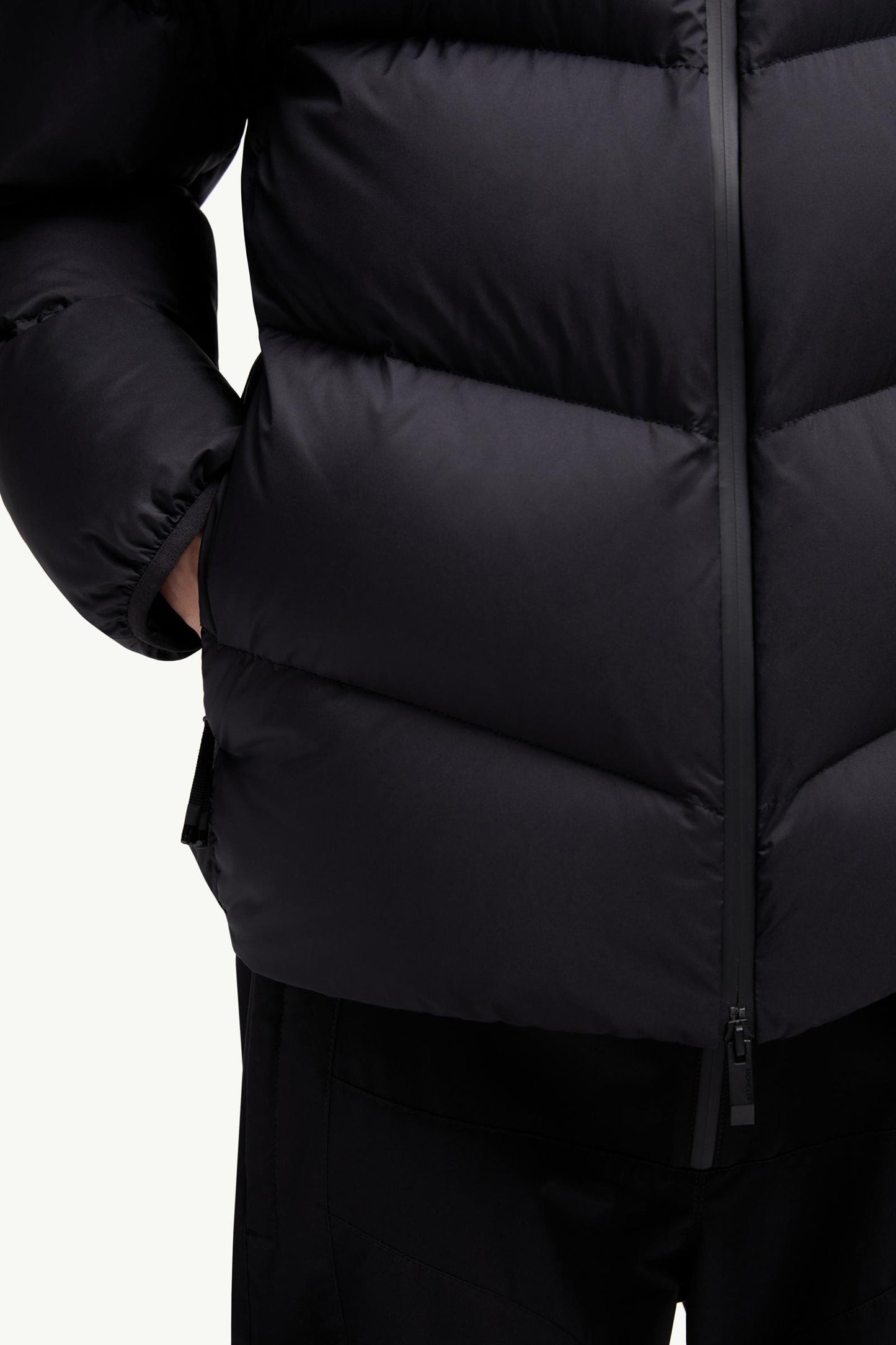 Forez Hooded Short Down Jacket