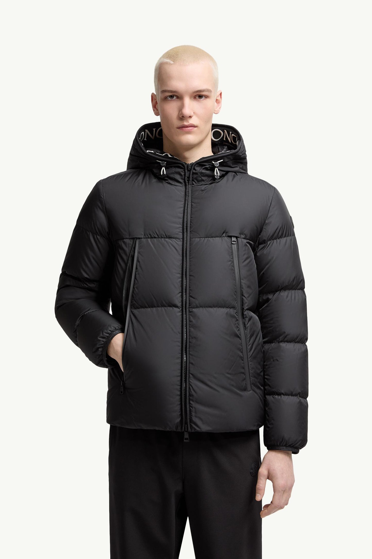 Montcla Hooded Short Down Jacket